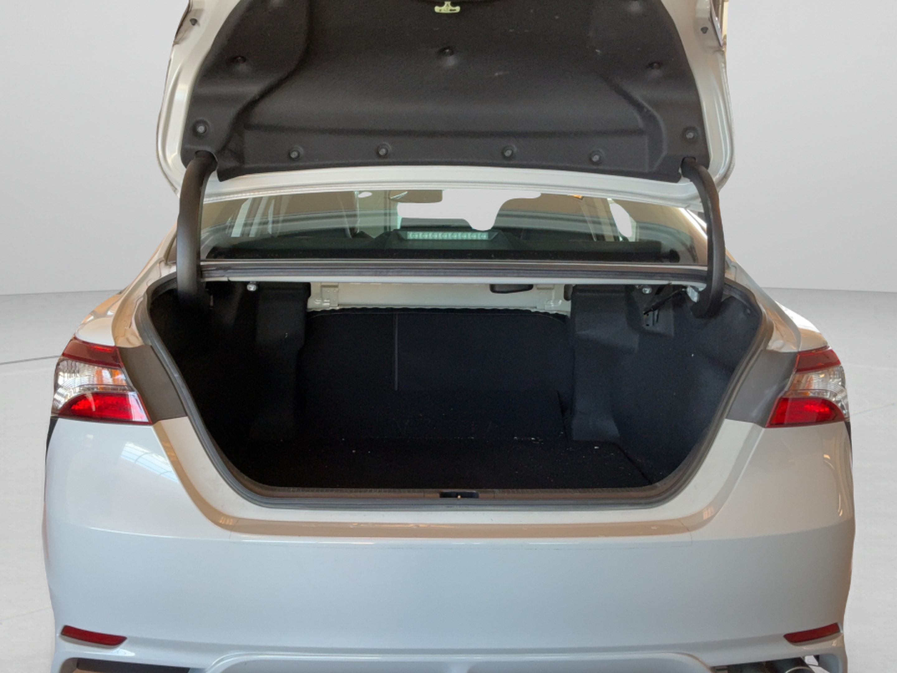Used 2022 Toyota Camry SE w/ Audio Upgrade Package FWD image 35