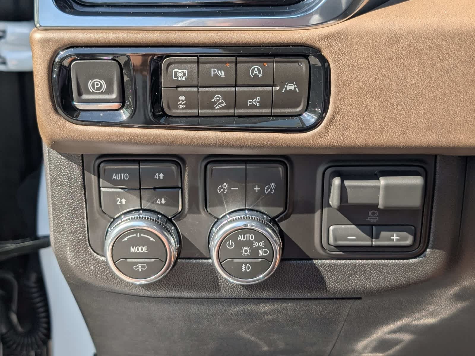Certified 2026 GMC Yukon Denali Ultimate AWD/4WD image 30