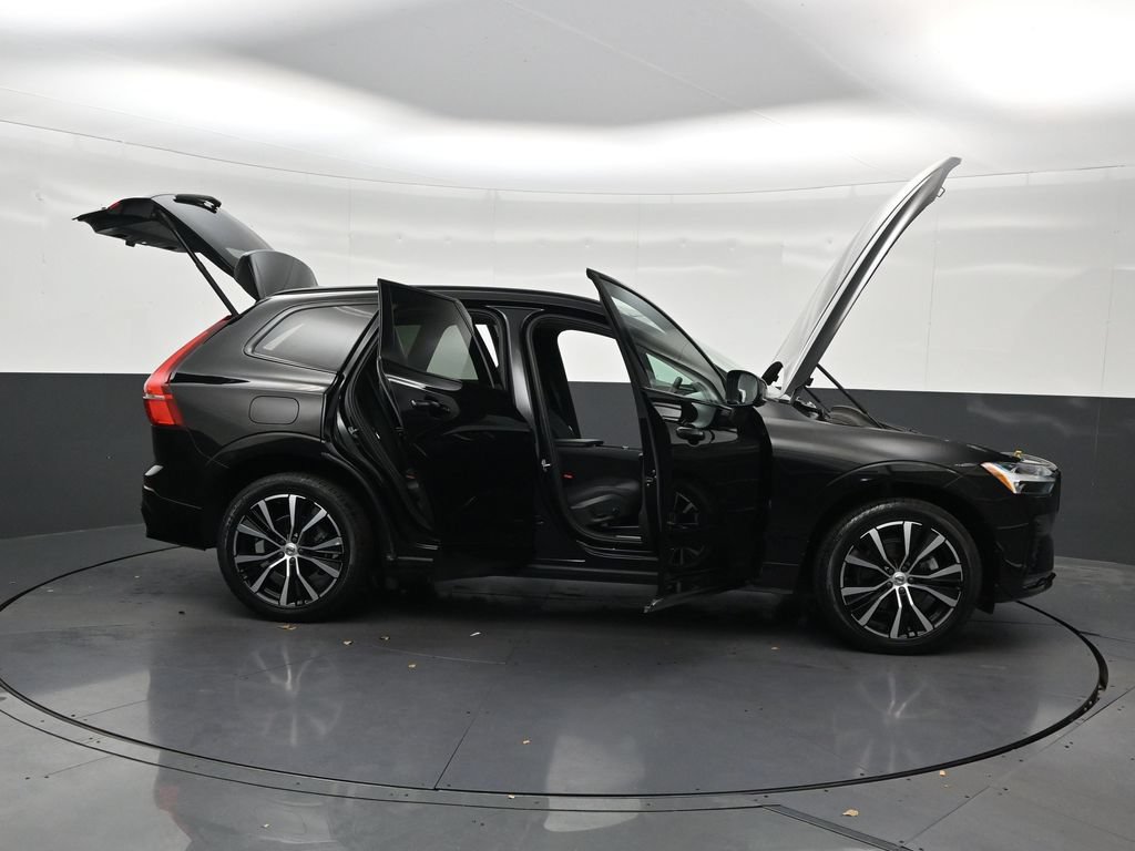 Used 2024 Volvo XC60 B5 Plus w/ Protection Package Premier AWD/4WD image 34