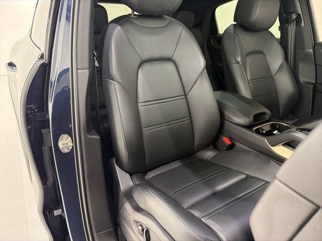 Used 2024 Porsche Cayenne Coupe AWD/4WD image 19