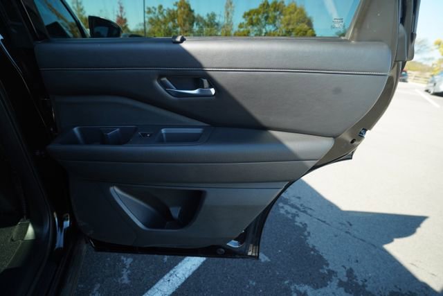 Used 2023 Nissan Pathfinder SL image 23