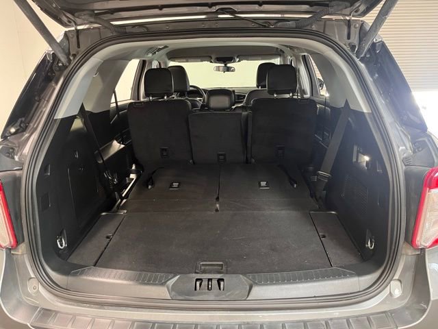 Used 2023 Ford Explorer XLT w/ Equipment Group 202A image 16