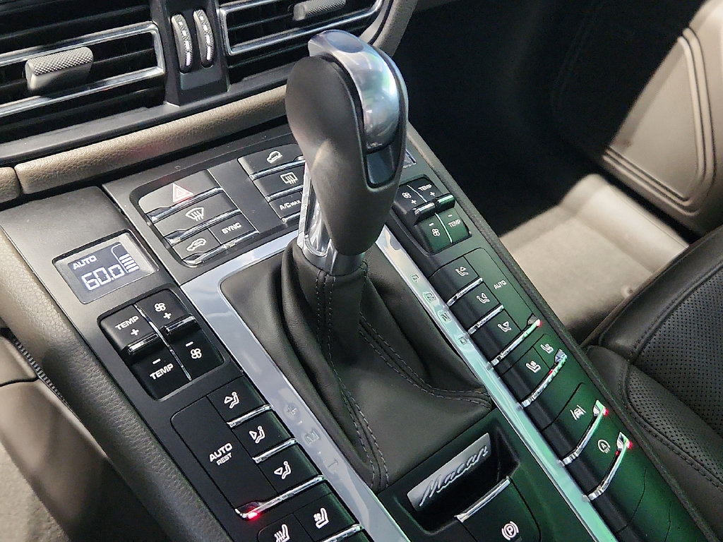 Used 2019 Porsche Macan AWD/4WD image 15