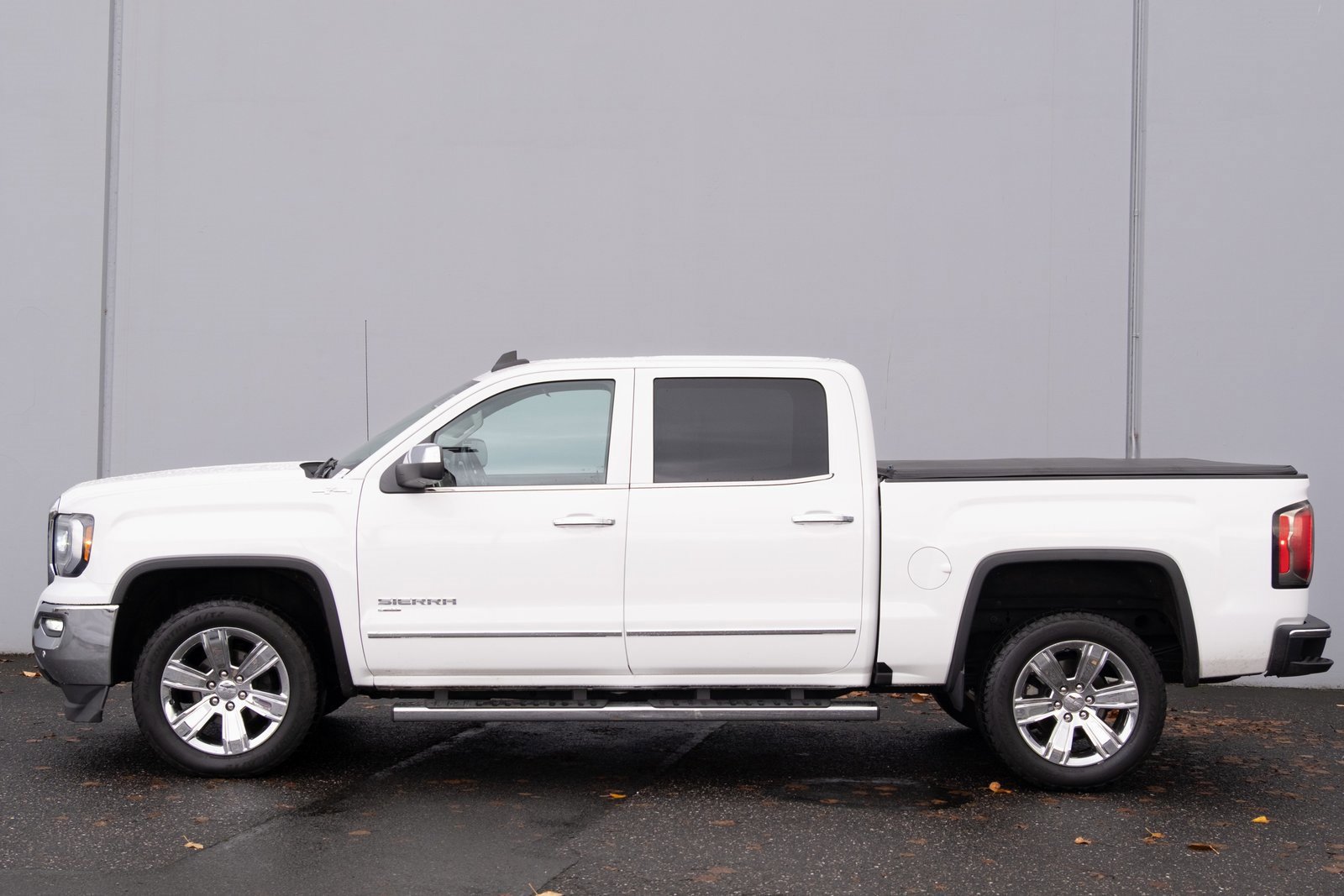 Used 2018 GMC Sierra 1500 SLT image 28