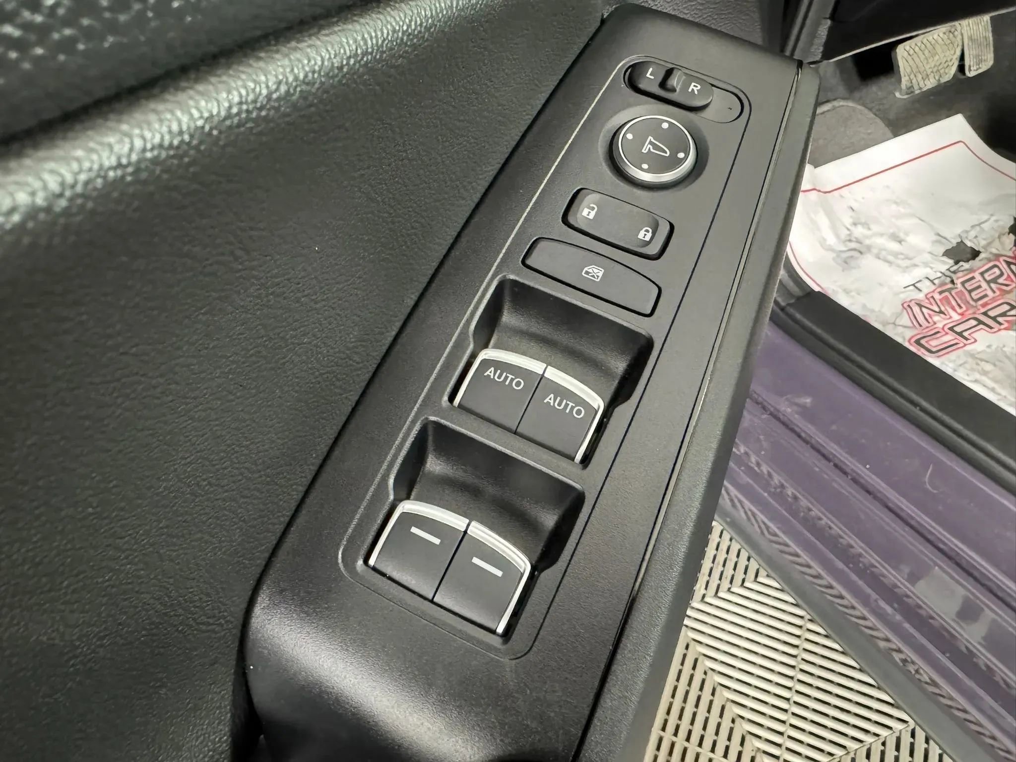 Used 2024 Honda Civic EX-L image 40