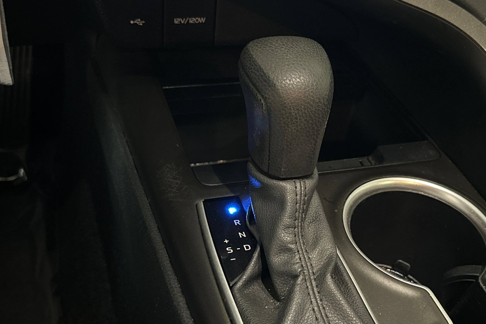 Used 2024 Toyota Camry LE FWD image 25