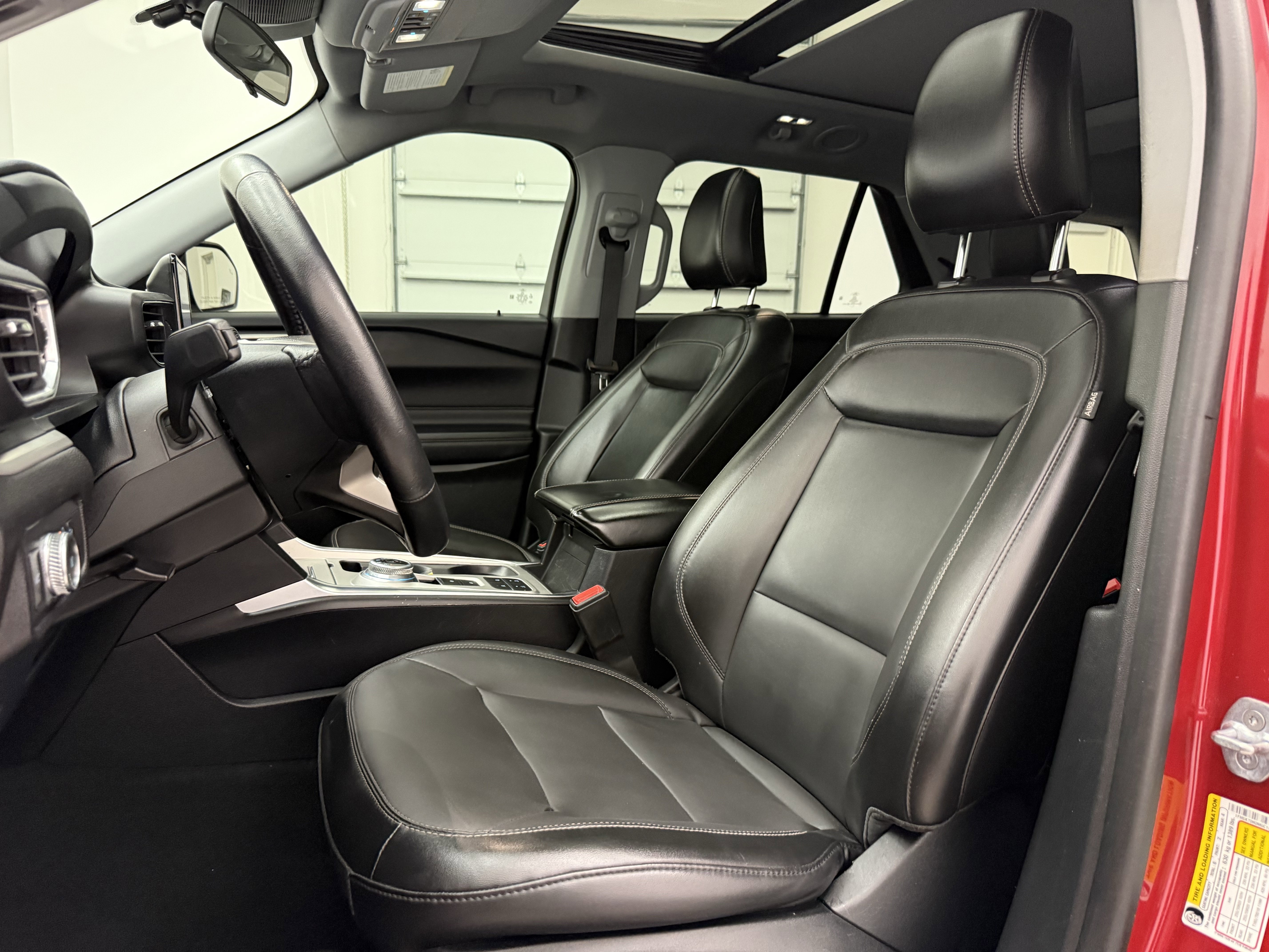 Used 2021 Ford Explorer XLT w/ Equipment Group 202A image 15