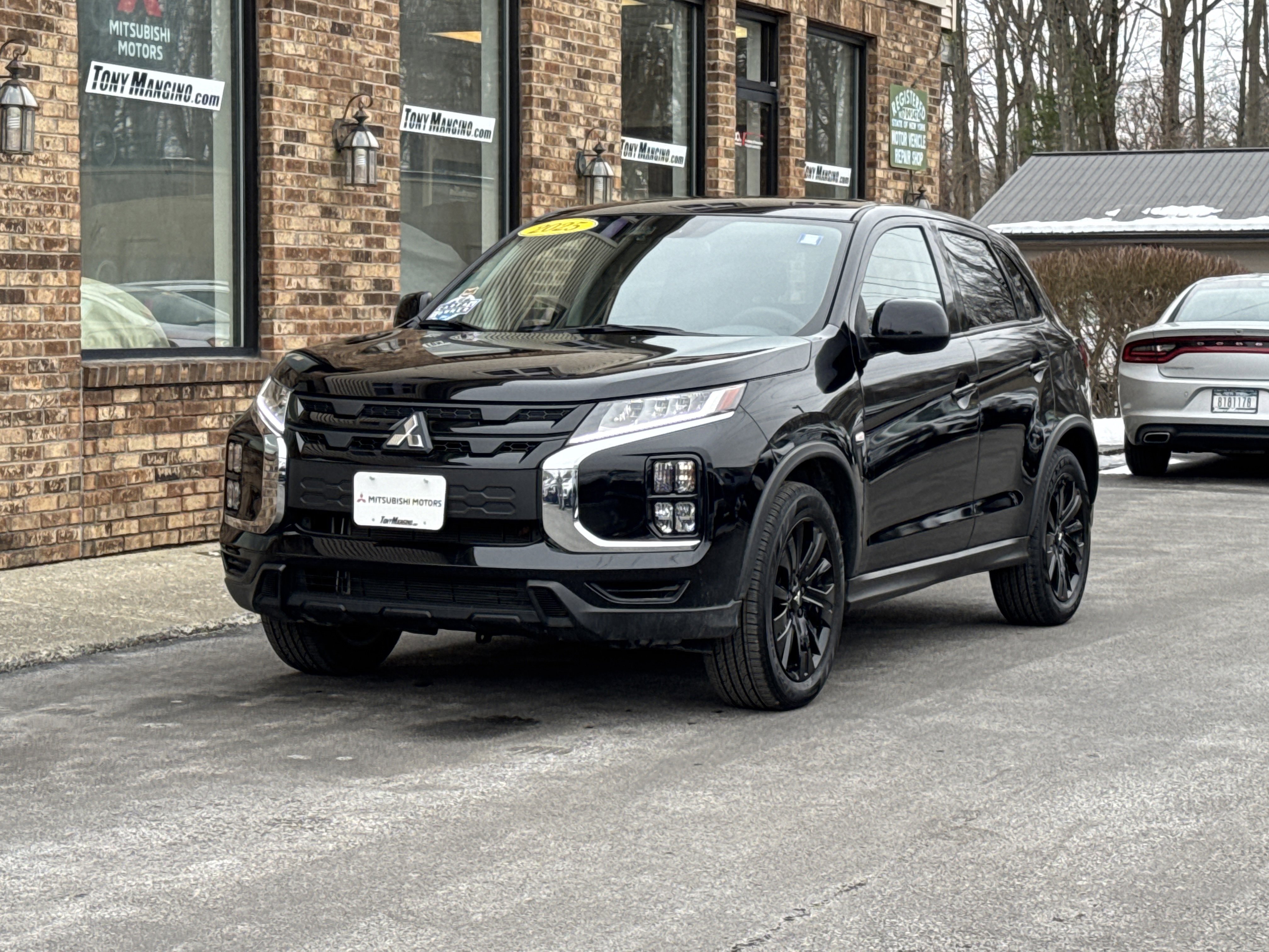 Used 2025 Mitsubishi Outlander Sport LE image 1