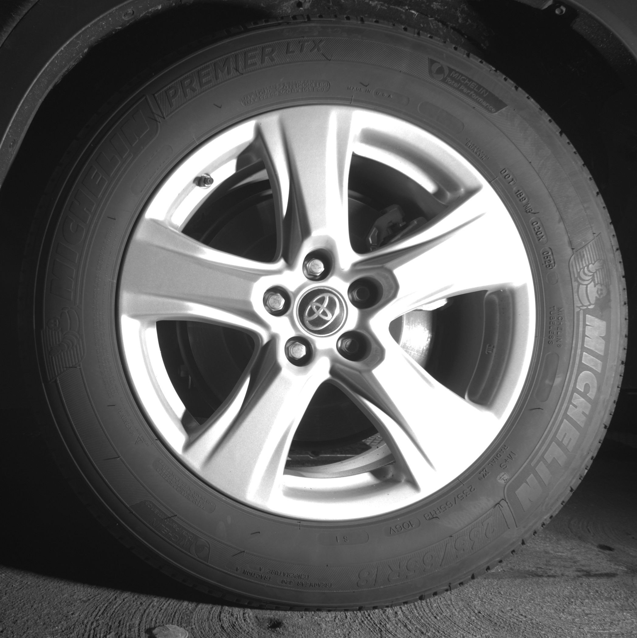 Used 2025 Toyota Highlander LE image 14