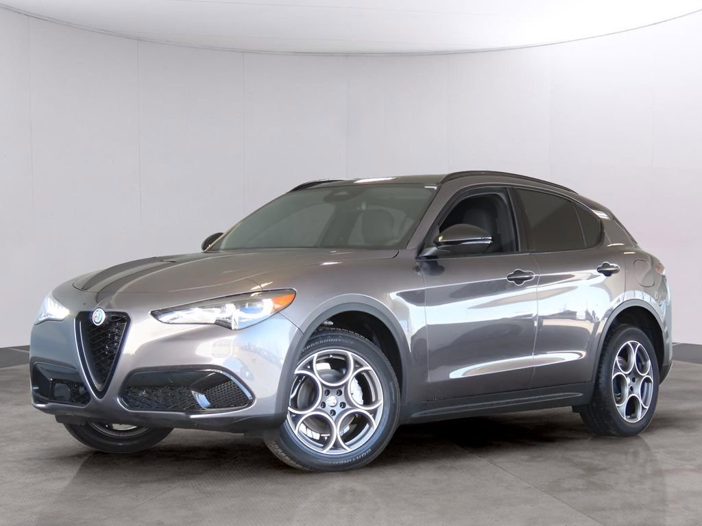 New 2025 Alfa Romeo Stelvio Sprint w/ Convenience Package image 1