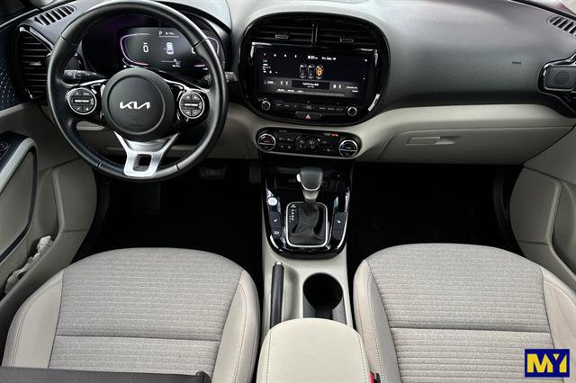 Used 2023 Kia Soul EX image 16