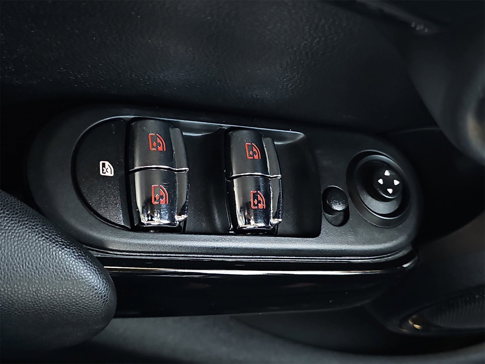 Used 2017 MINI Cooper S image 28