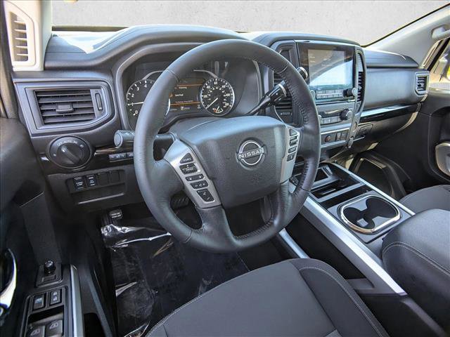 Used 2024 Nissan Titan SV w/ SV Convenience Package AWD/4WD image 10