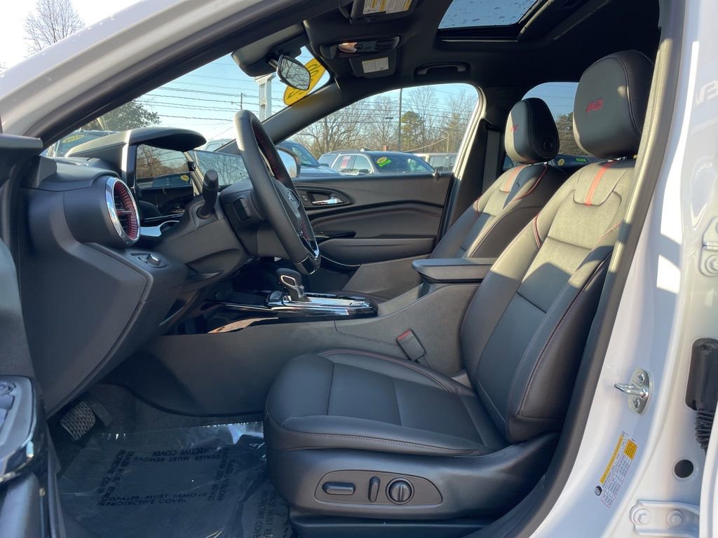 New 2026 Chevrolet Trax RS w/ Sunroof Package image 4