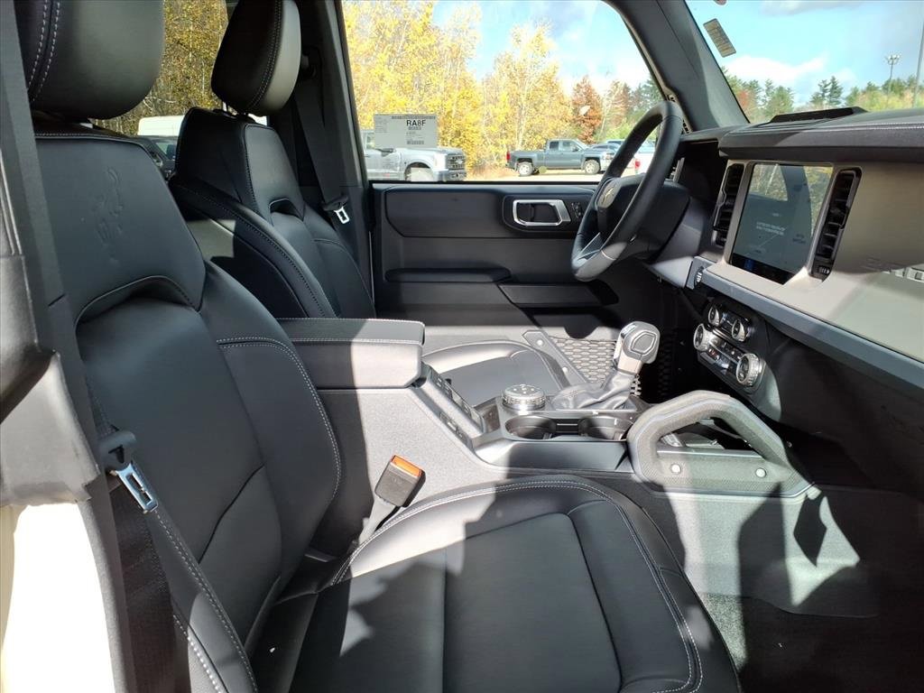 New 2025 Ford Bronco Outer Banks w/ Sasquatch Package image 9