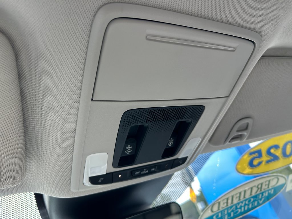 Certified 2025 Honda Pilot Touring image 30