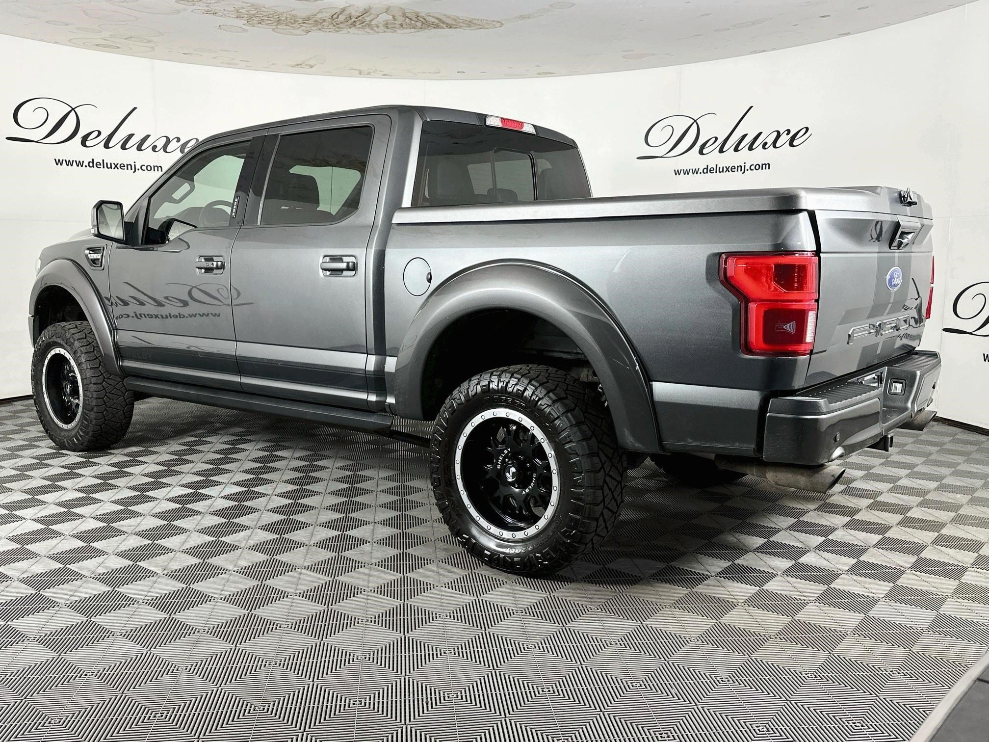Used 2018 Ford F150 Lariat w/ Equipment Group 502A Luxury AWD/4WD image 4