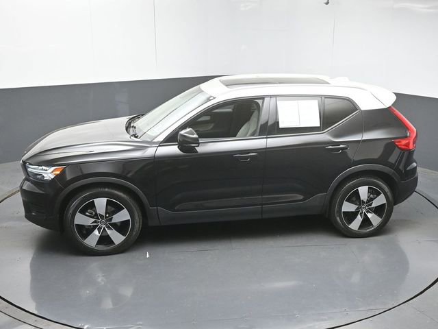Used 2020 Volvo XC40 T5 Momentum w/ Premium Package image 46