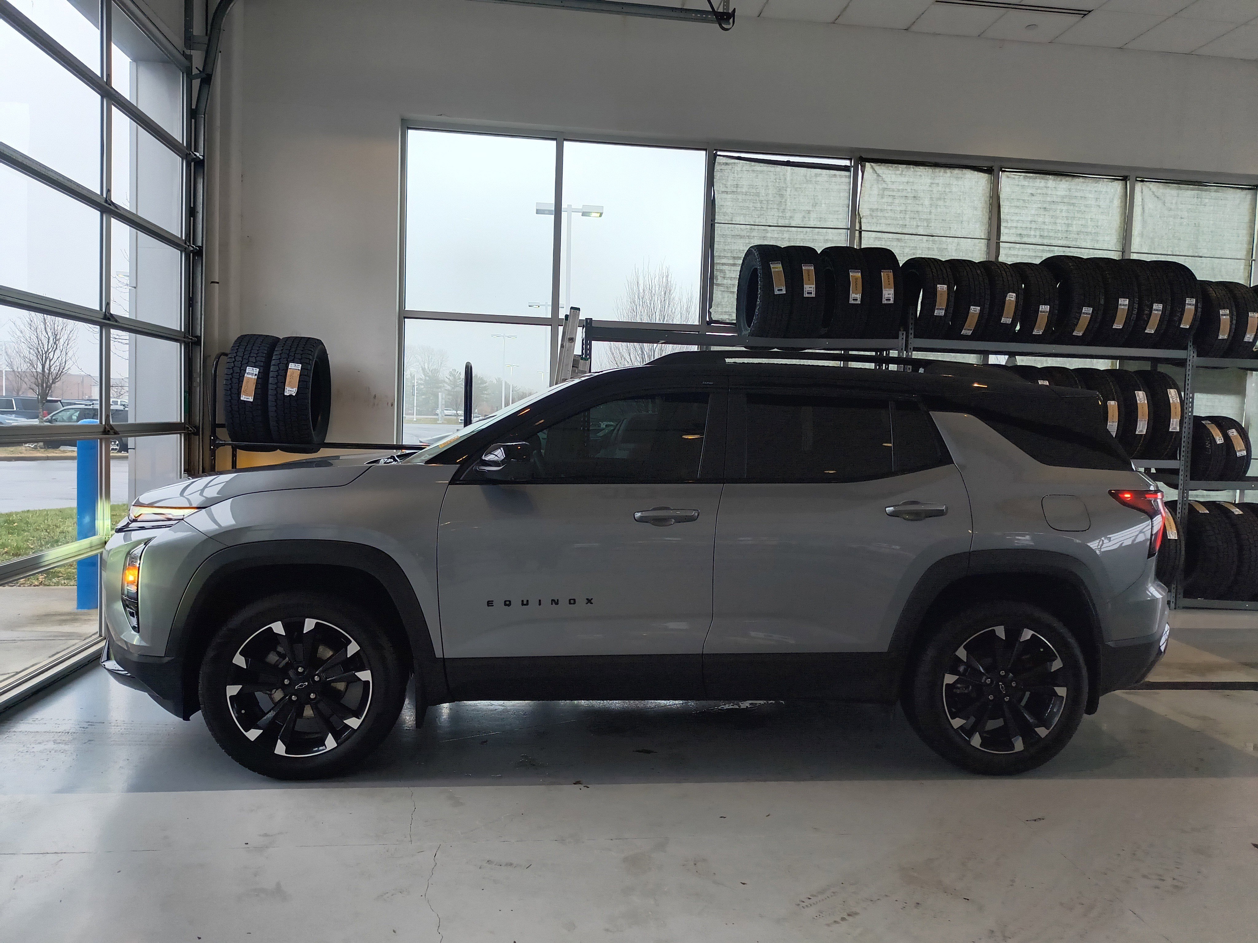 Used 2025 Chevrolet Equinox RS w/ Safety and Technology Package image 26