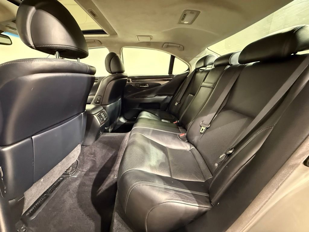 Used 2014 Lexus LS 460 w/ Comfort Package image 19