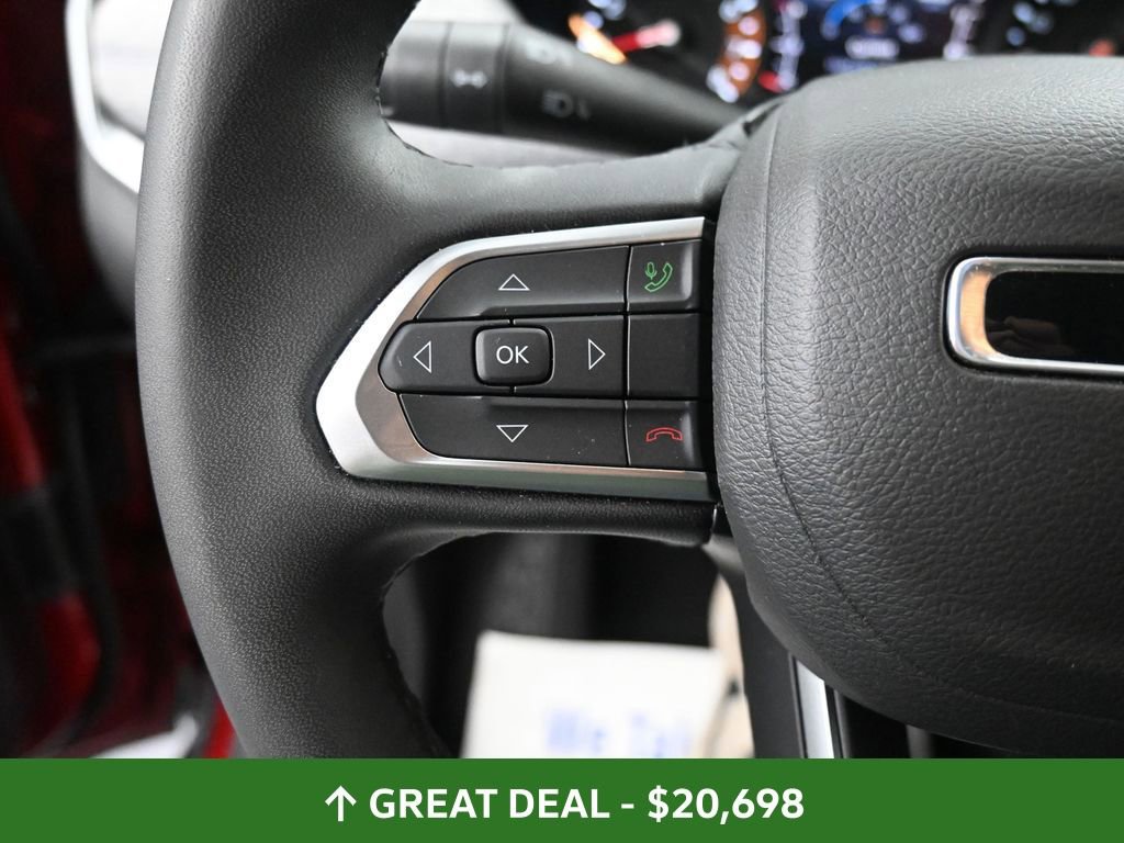 Used 2025 Jeep Compass Latitude image 18