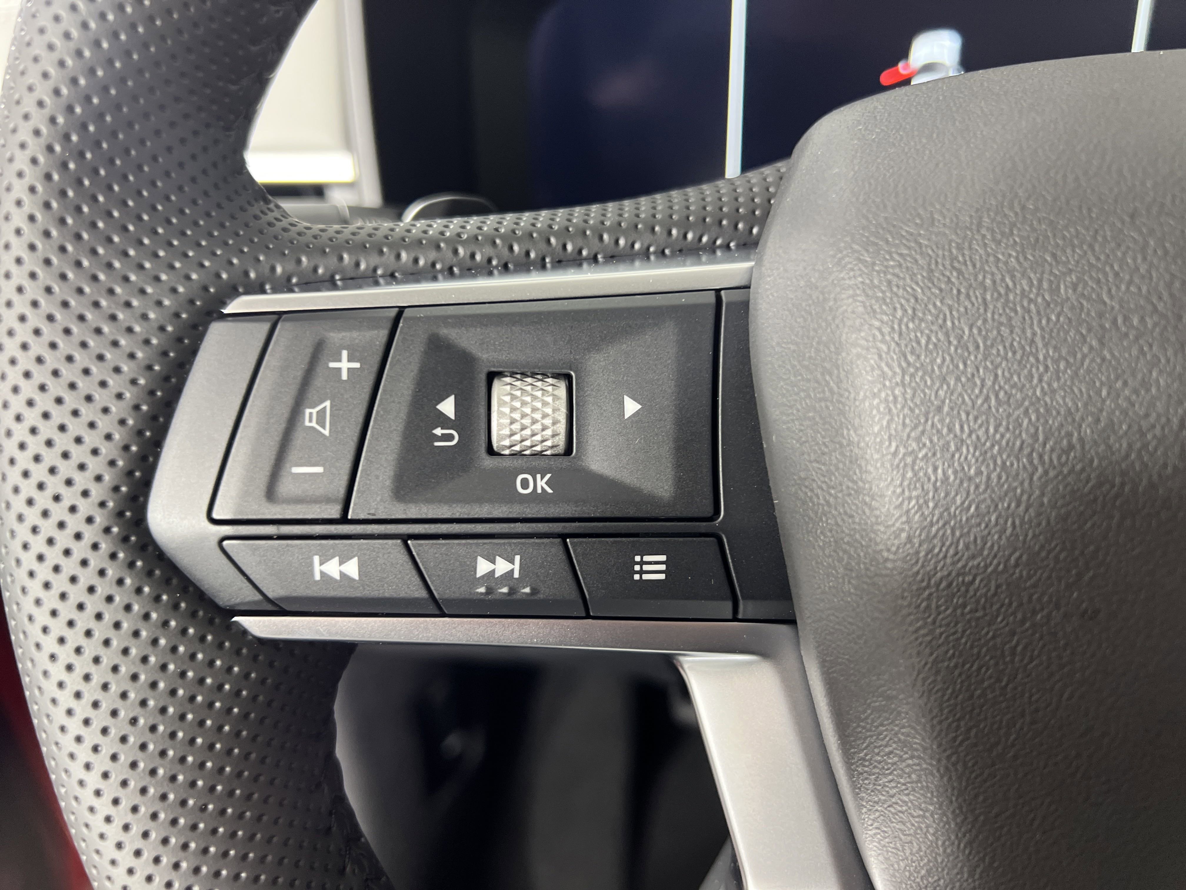 New 2025 Mitsubishi Outlander SE image 18