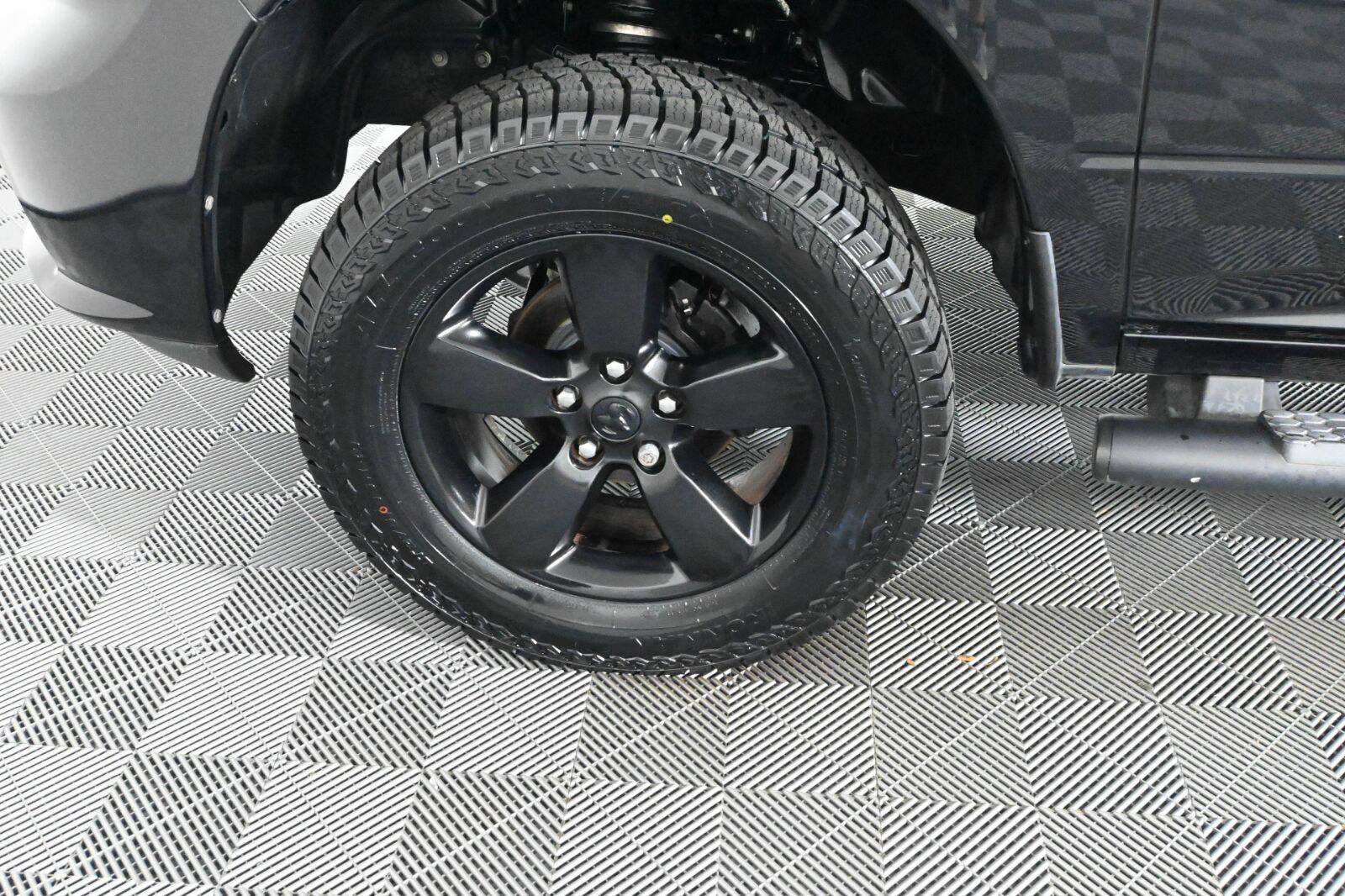 Used 2016 RAM 1500 Express w/ Black Ram 1500 Express Group AWD/4WD image 26