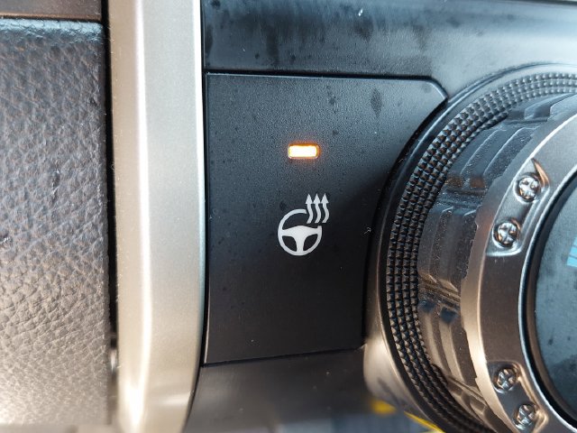 Used 2024 Toyota Tacoma SR5 AWD/4WD image 14