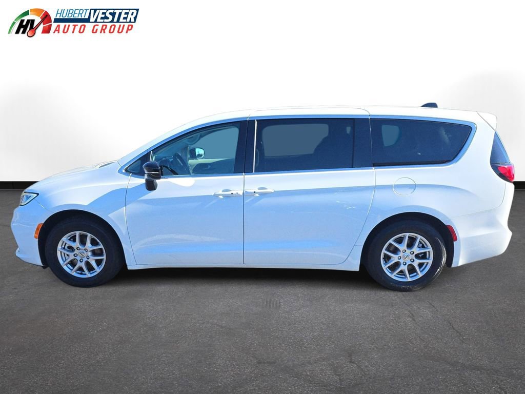 Used 2024 Chrysler Pacifica Touring-L FWD video 1