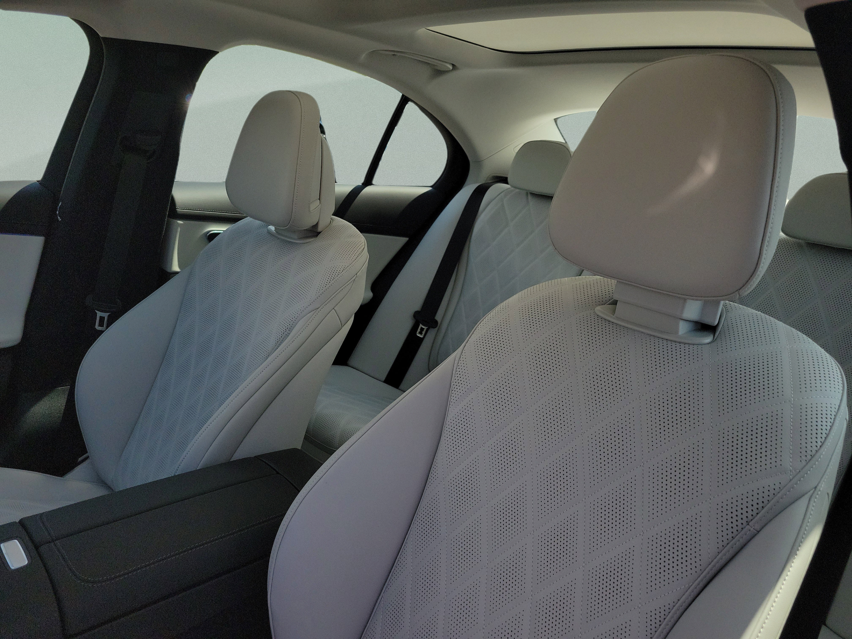 New 2026 Mercedes-Benz E 450 4MATIC Sedan image 17