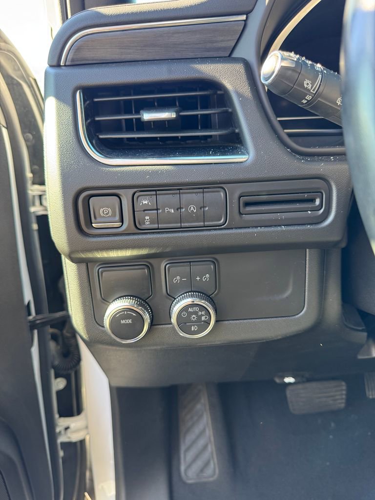 Used 2024 GMC Yukon SLT image 14