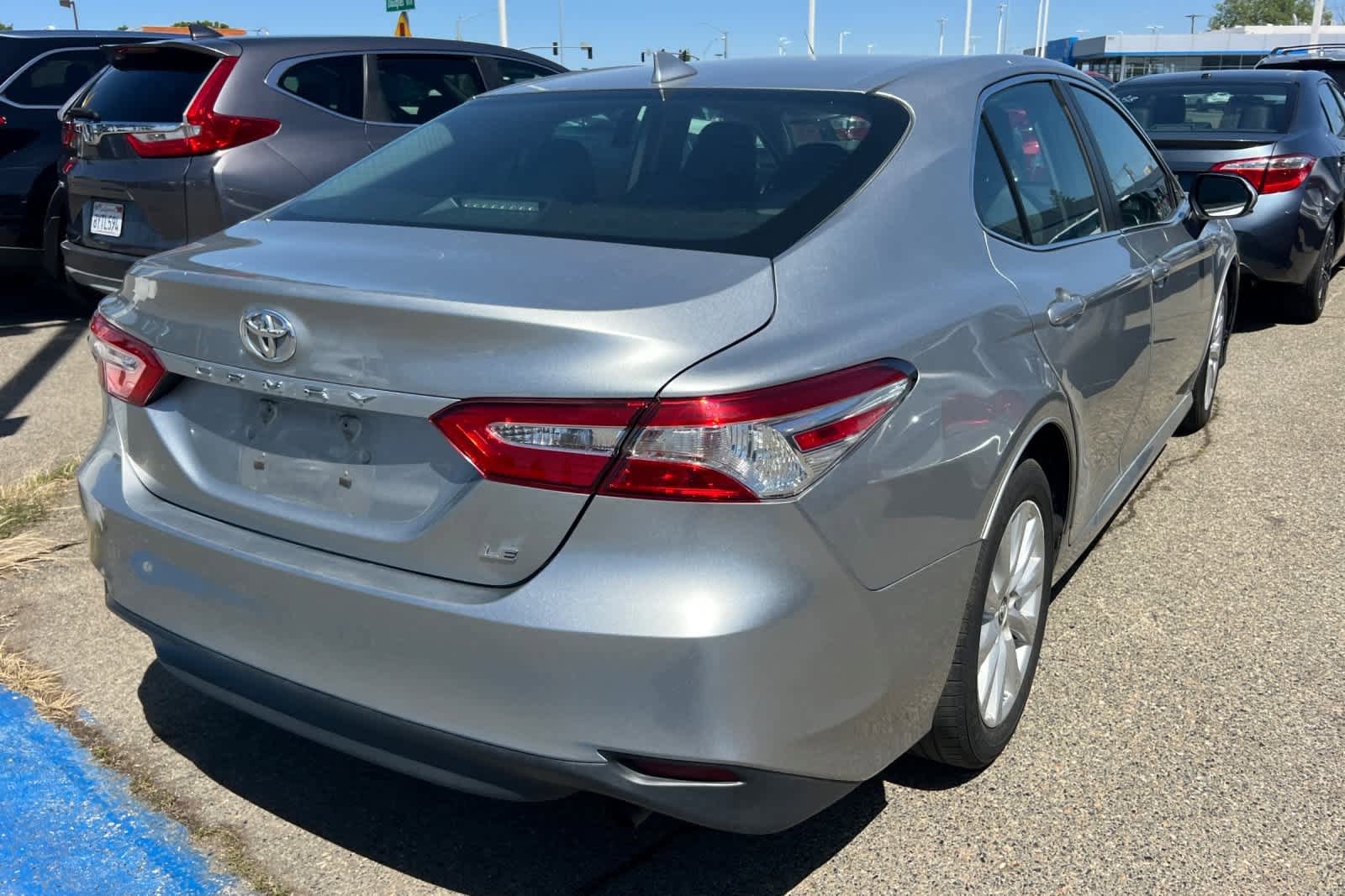 Used 2019 Toyota Camry LE FWD image 4