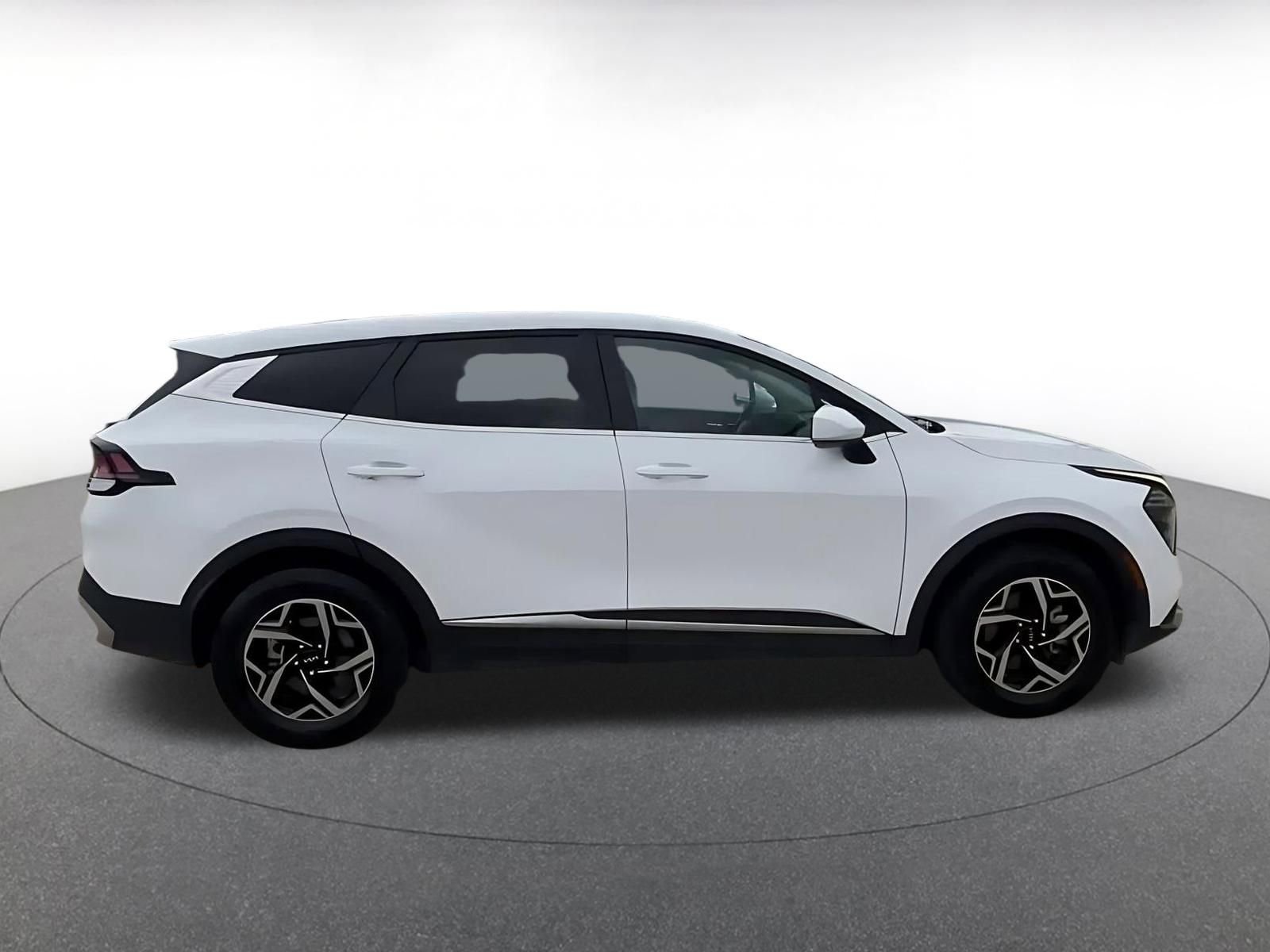 Used 2025 Kia Sportage LX FWD image 16