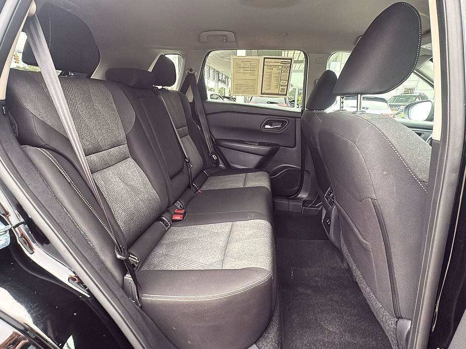 Certified 2025 Nissan Rogue SV AWD/4WD image 30