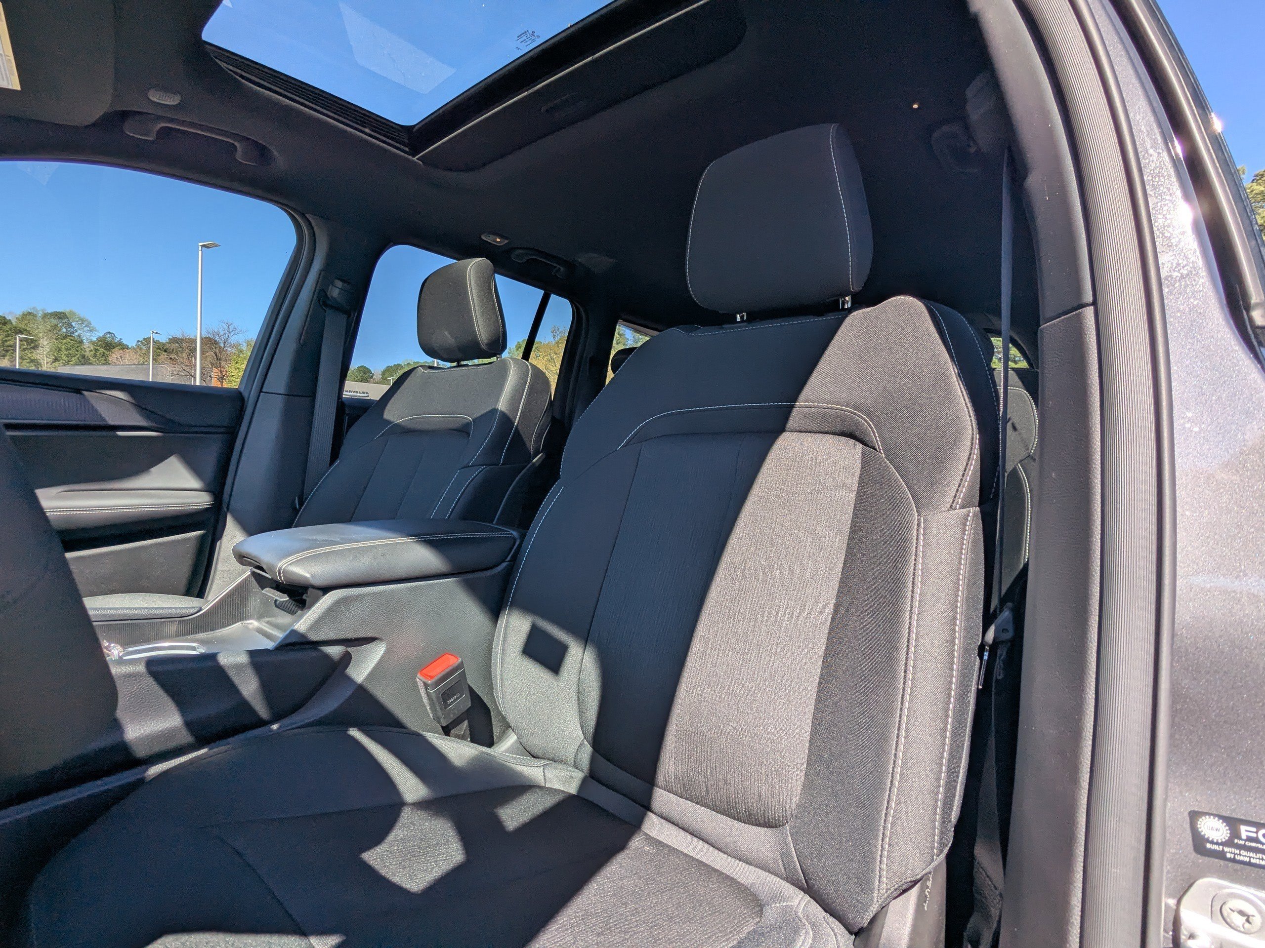 Certified 2025 Jeep Grand Cherokee Laredo X w/ Luxury Tech Group I image 9