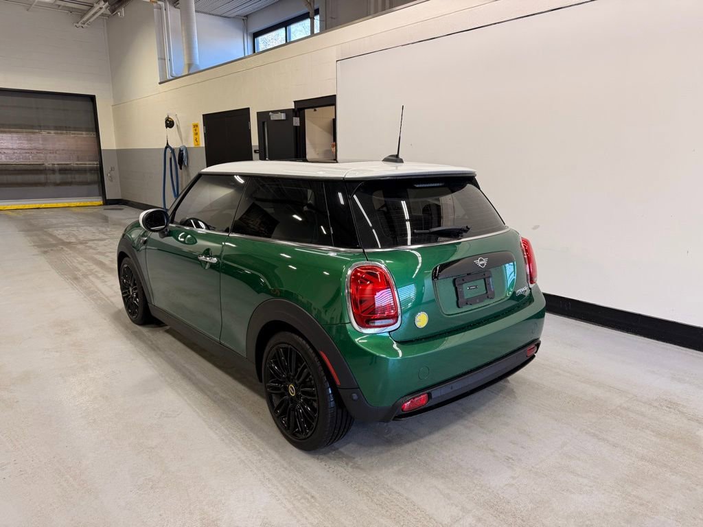 Certified 2024 MINI Cooper SE image 3