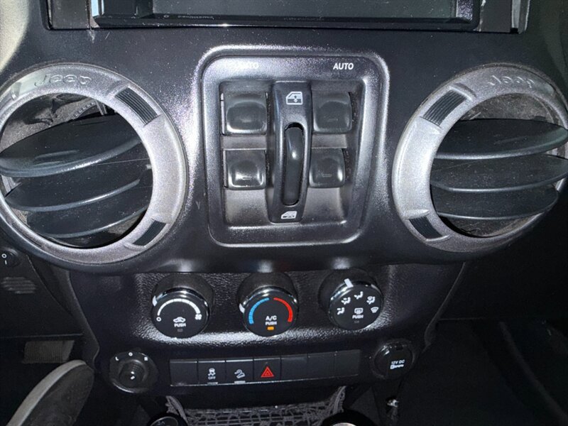 Used 2014 Jeep Wrangler Unlimited Sport w/ Quick Order Package 24S AWD/4WD image 30