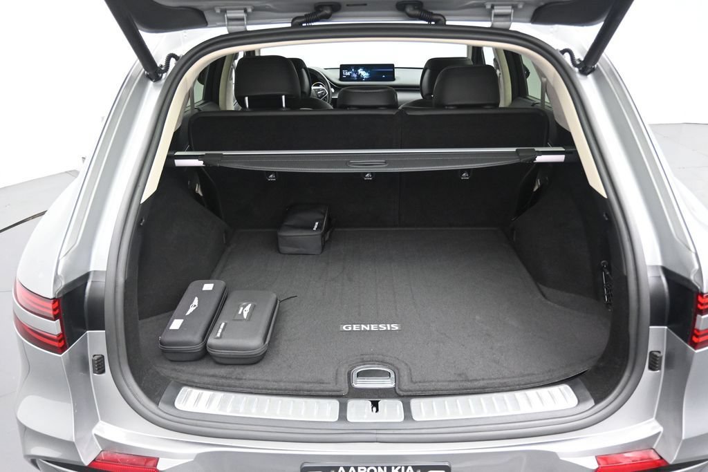Used 2025 Genesis Electrified GV70 w/ Prestige Package AWD/4WD image 11