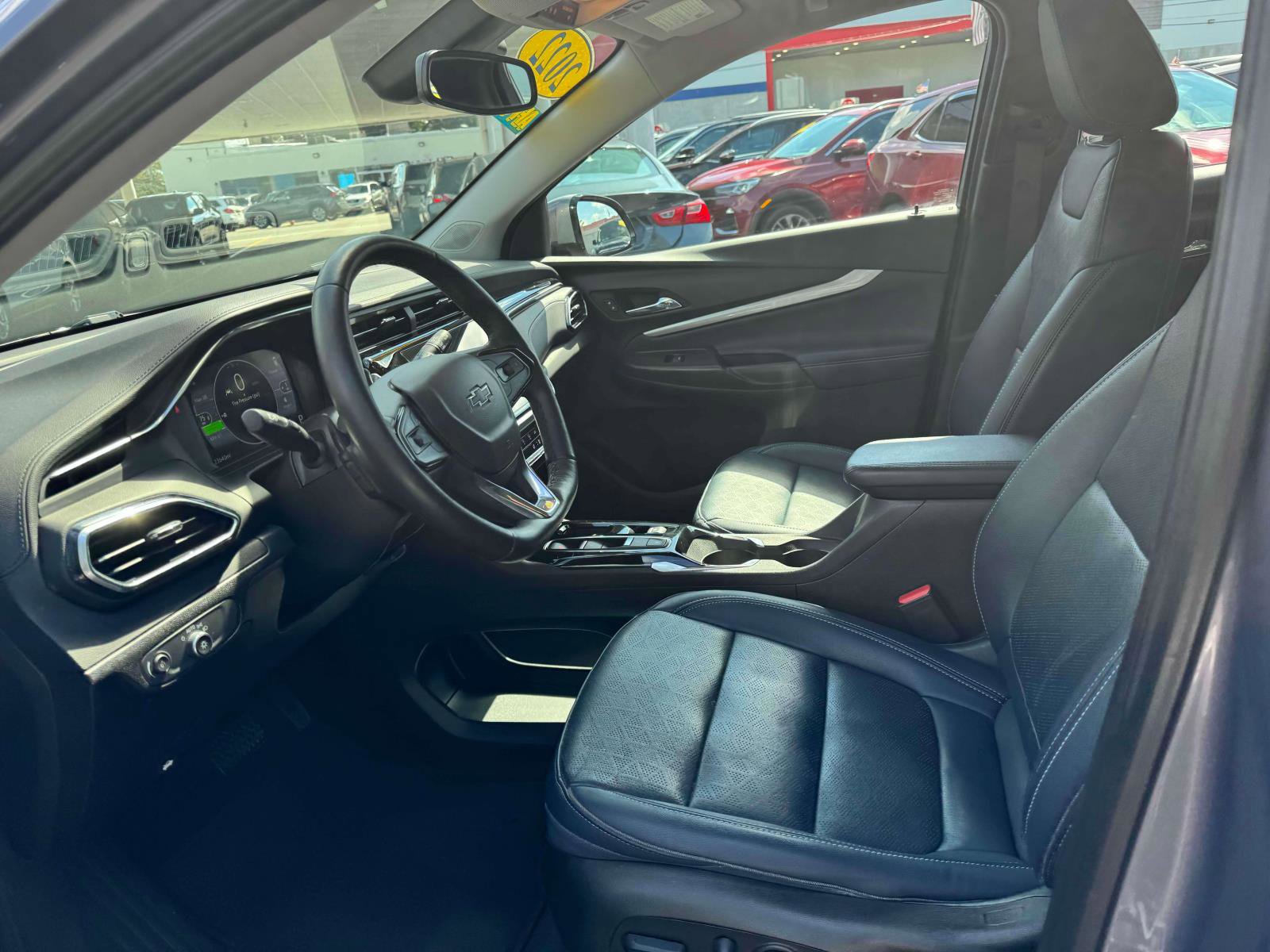 Used 2022 Chevrolet Bolt EUV LT w/ Convenience Package image 14