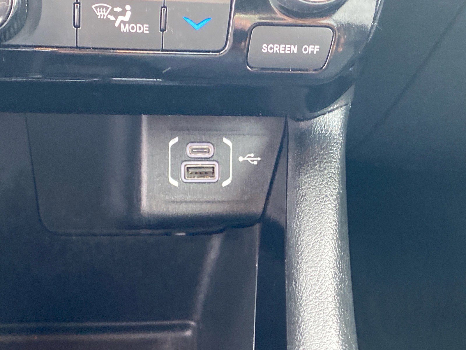 Used 2022 Jeep Compass Limited image 14