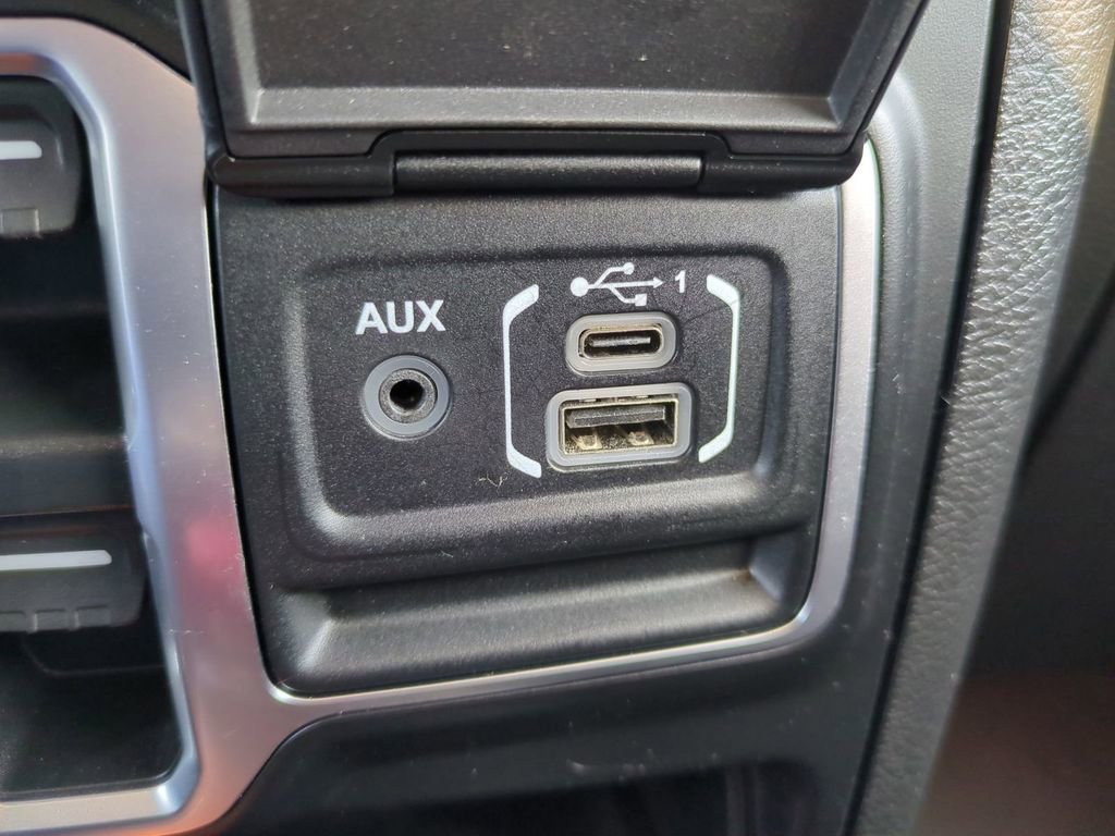 Used 2023 Jeep Gladiator Willys image 23