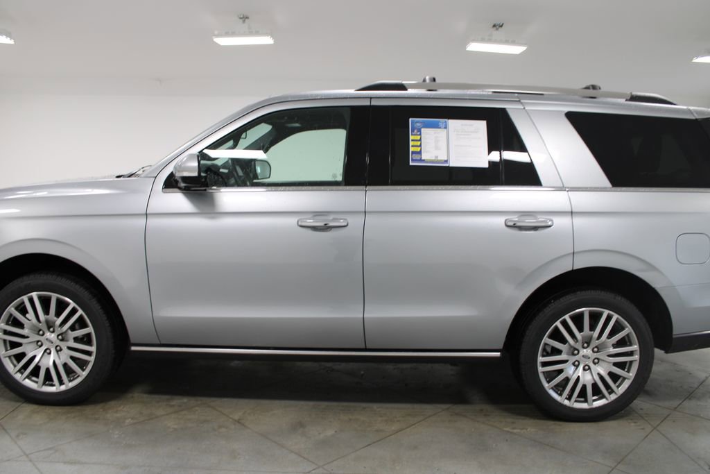 Used 2024 Ford Expedition Limited image 6
