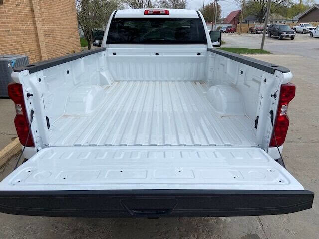 Used 2022 Chevrolet Silverado 2500 LT w/ Convenience Package image 6