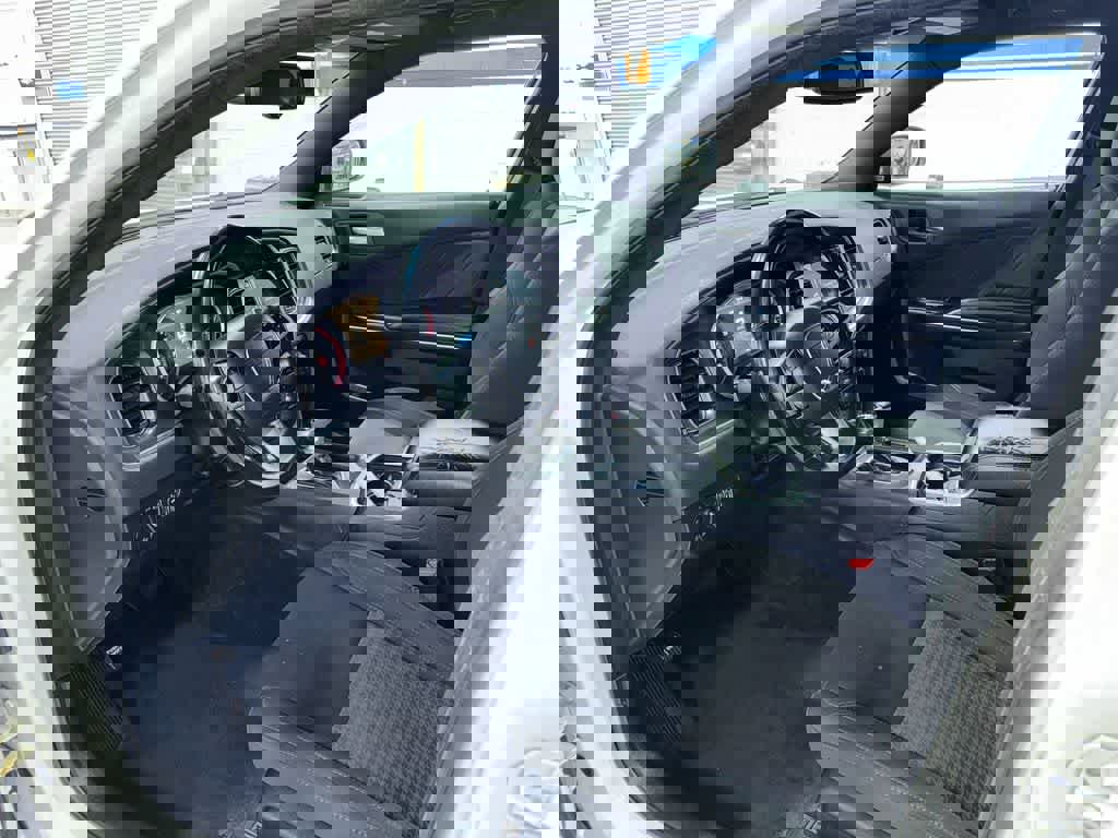 Used 2018 Dodge Charger GT image 28