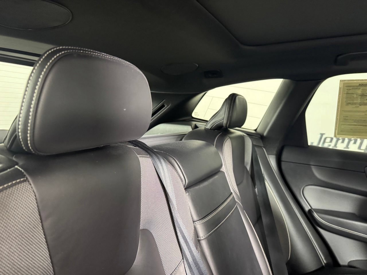 Used 2020 Volvo XC60 T5 R-Design AWD/4WD image 29