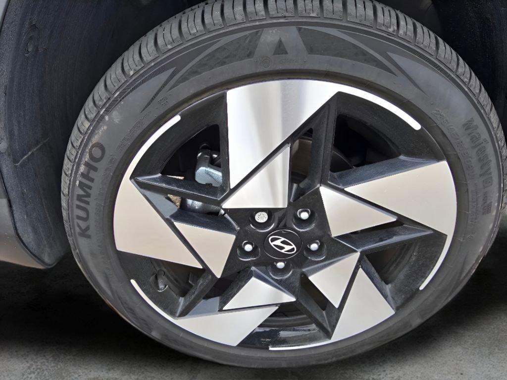 Used 2024 Hyundai Kona Limited image 9