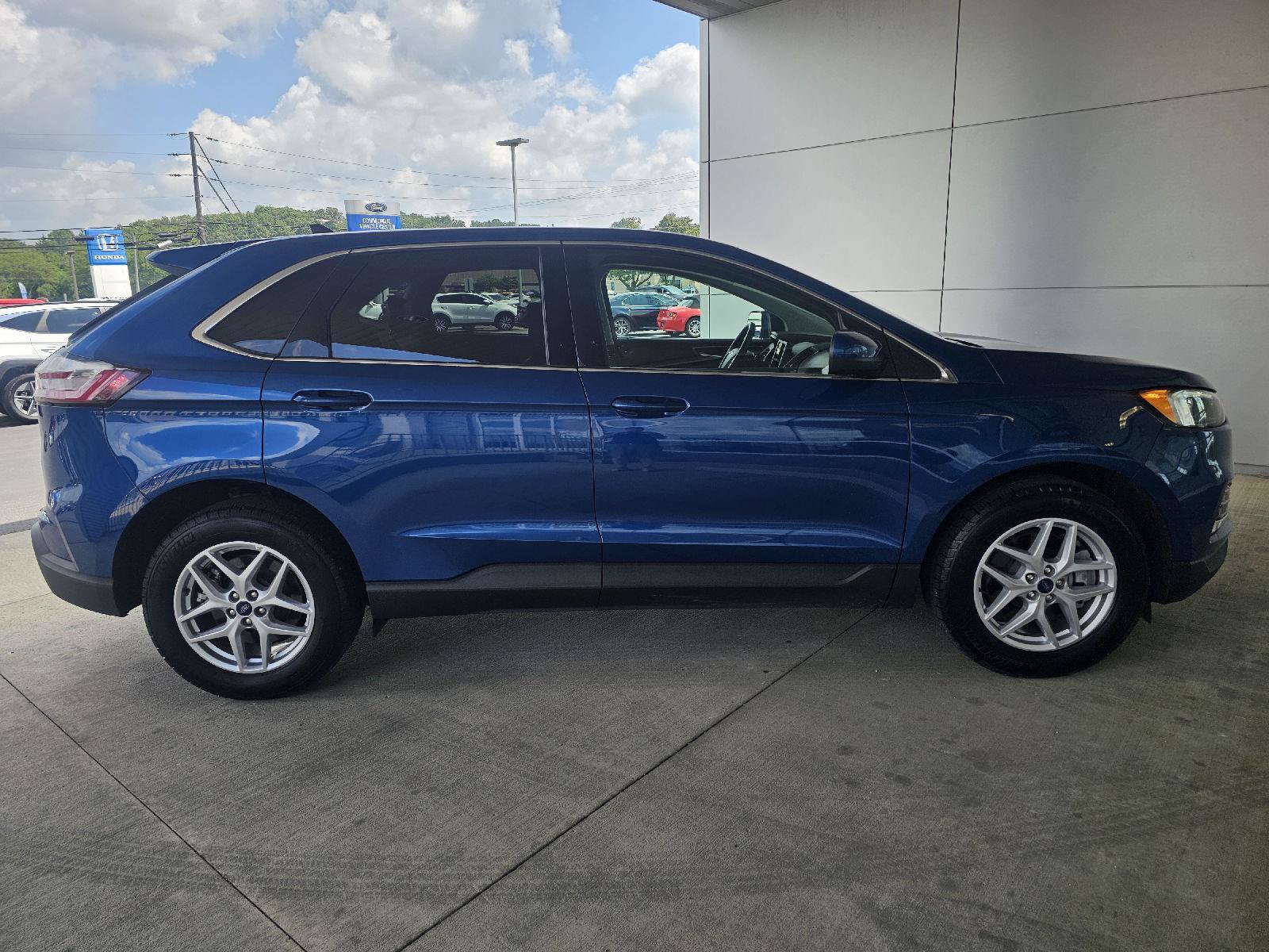 Used 2022 Ford Edge SEL w/ Convenience Package AWD/4WD image 7