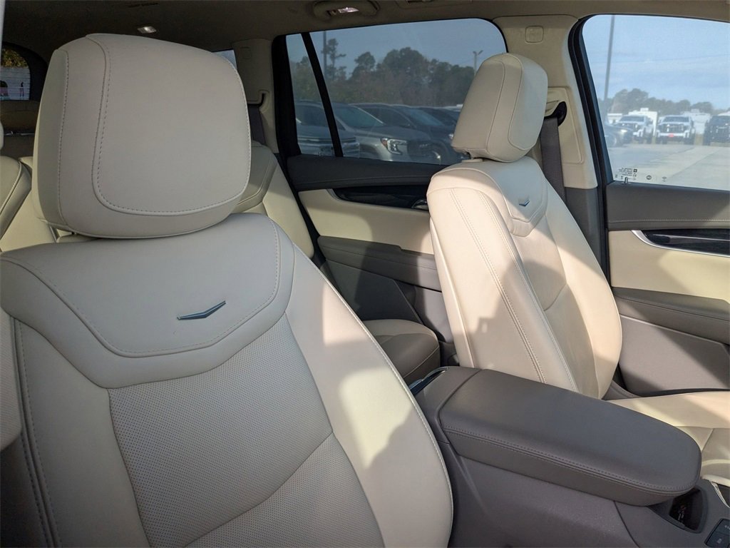 Certified 2024 Cadillac XT6 Premium Luxury w/ LPO, Floor Liner Package image 28