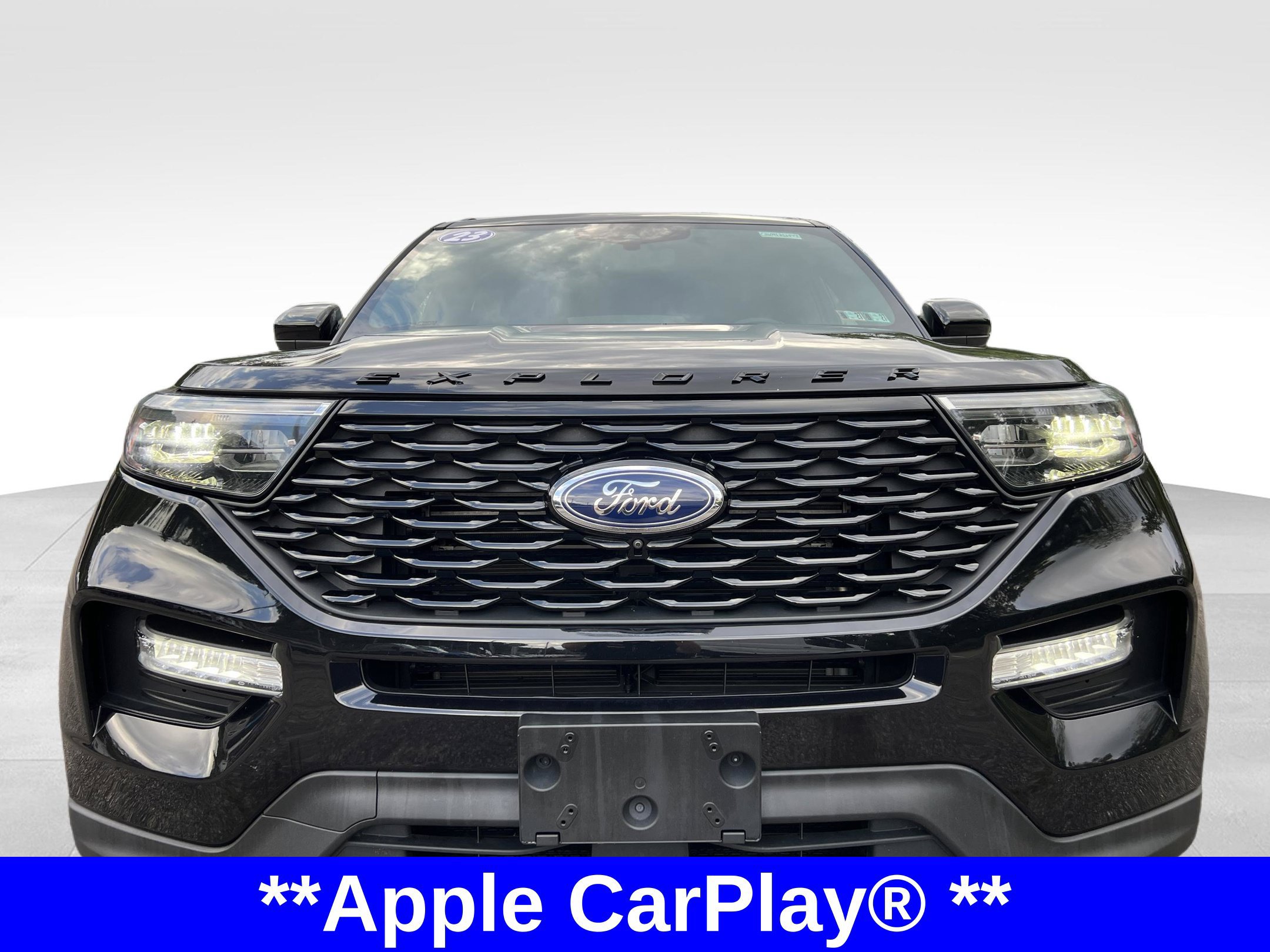 Used 2023 Ford Explorer ST-Line AWD/4WD image 3