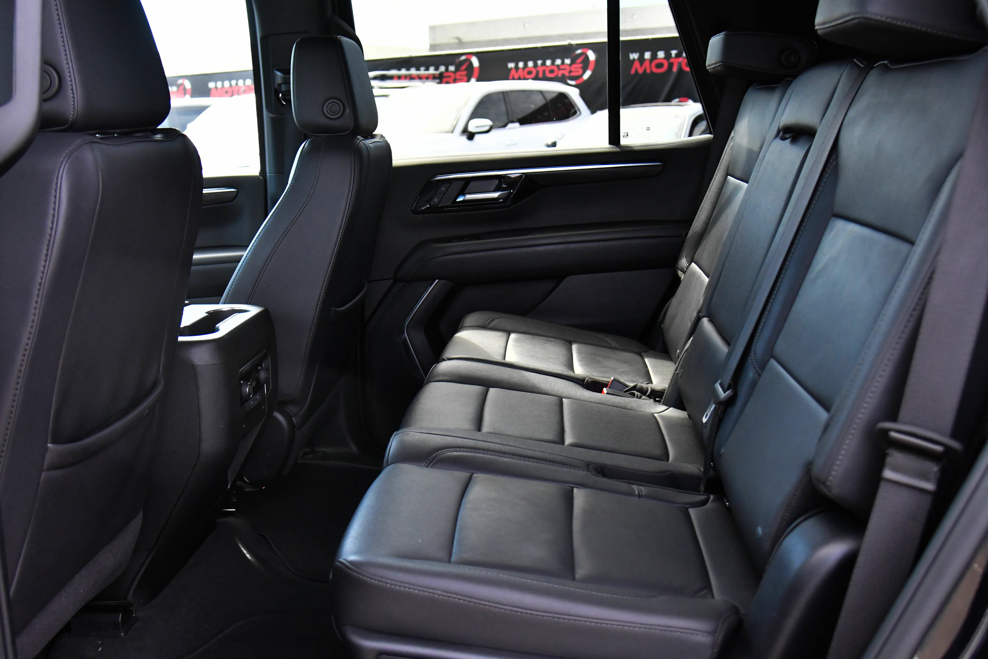Used 2025 Chevrolet Tahoe LT AWD/4WD image 47